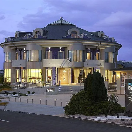 布兰科酒店及水疗中心 4*