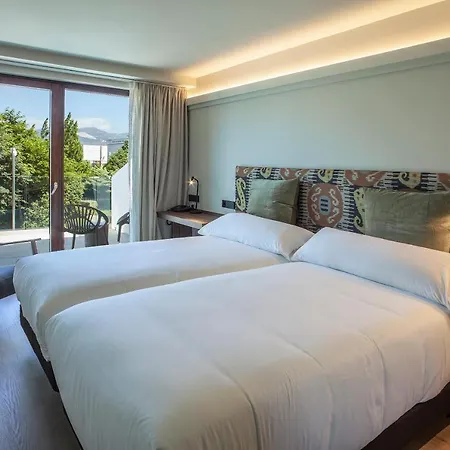Blanco 4* Navia