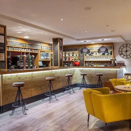 Blanco Hotel Navia