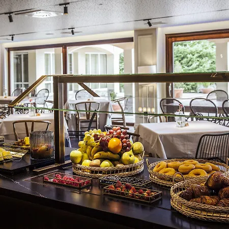 布兰科酒店及水疗中心 4*